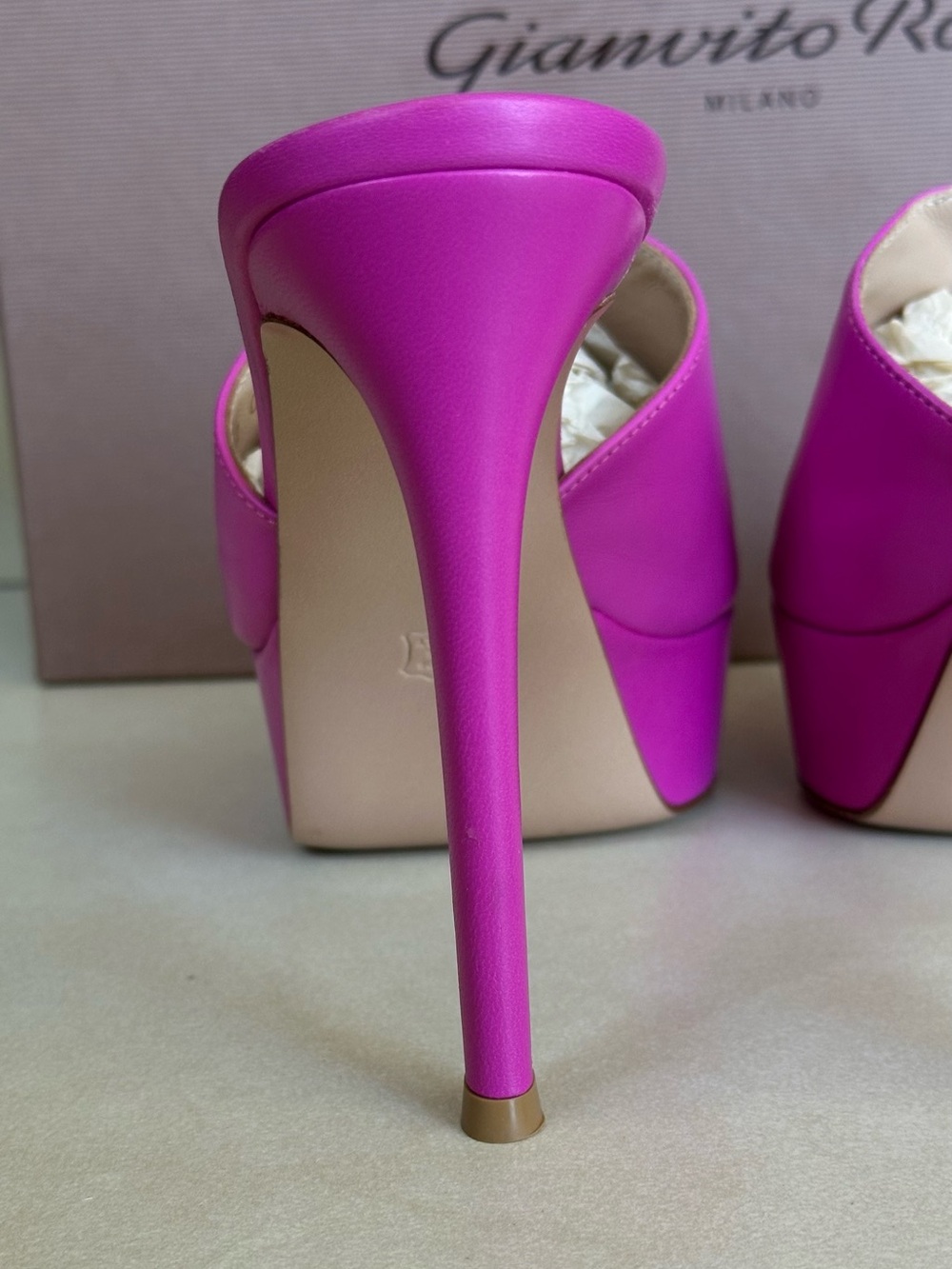 Gianvito Rossi Heels - Picture 8 of 11